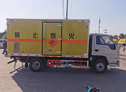 兰西爆破器材运输车技术升级与安全合规新趋势